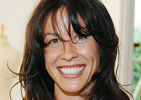 1250010544alanis_morissette_290x206