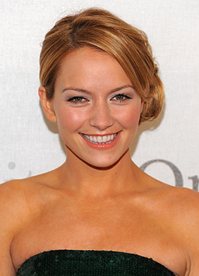 1250529975_becky_newton_290x402