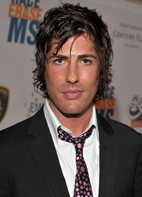 1250530962_brandon_davis_290x402