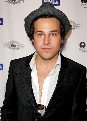1251217695_ryan_cabrera_290x402