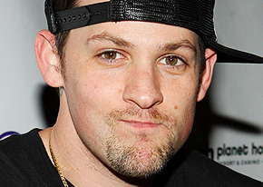 1251225558joel_madden_290x206