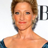 1251298813_edie_falco_290x402