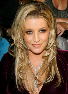 1251326291_lisa_m_presley_290x402