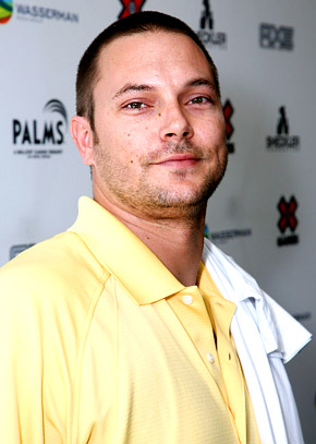 1264603265_kevin federline 290