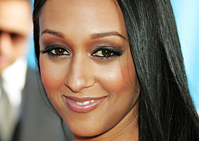 1313092619bio tia mowry 206
