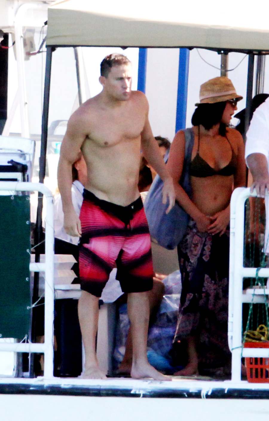 1335282340_channing tatum olivia munn zoom