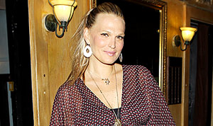 1344952611_molly sims 300