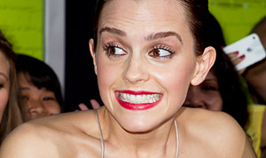 1347404327_emmawatson 1 300