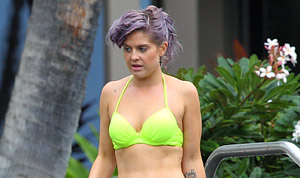 1349724426_kelly osbourne 178