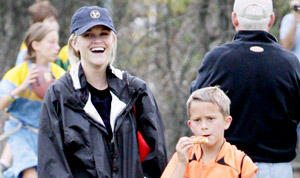 1350914207_reese witherspoon deacon 178