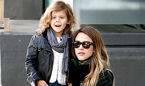 1355508289_honor warren jessica alba 300