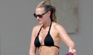 1364822611_molly sims bikini 300