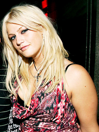 1365552864_71661387_leslie carter