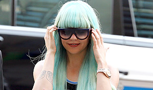 1374586375_amanda bynes 178