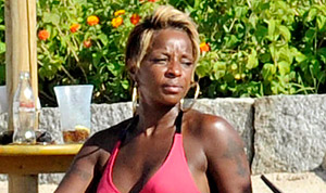 1376664620_mary j blige bikini 300