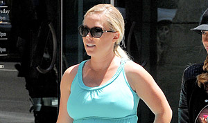 1398448559_kendra wilkinson 178
