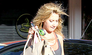 1398957075_ashley tisdale 300