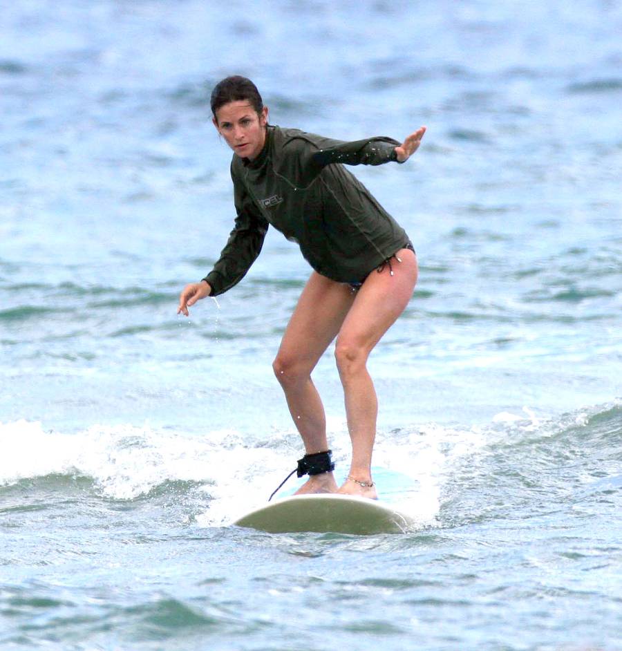 1401464550_courteney cox zoom