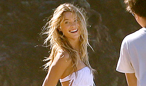 1411149254_behati prinsloo bikini 300