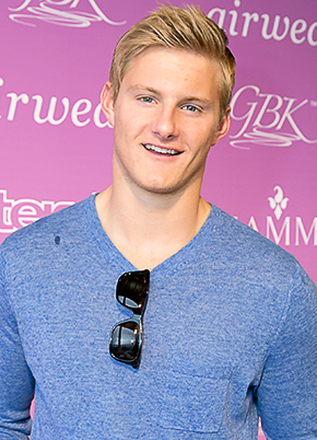 1425332371_alexander ludwig 290