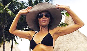 1427831709_lisa rinna bikini 300
