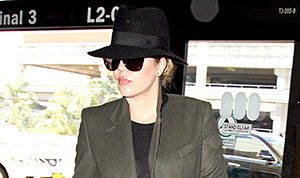 1430236067_khloe kardashian 300
