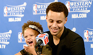 1432138011_riley stephen curry 300
