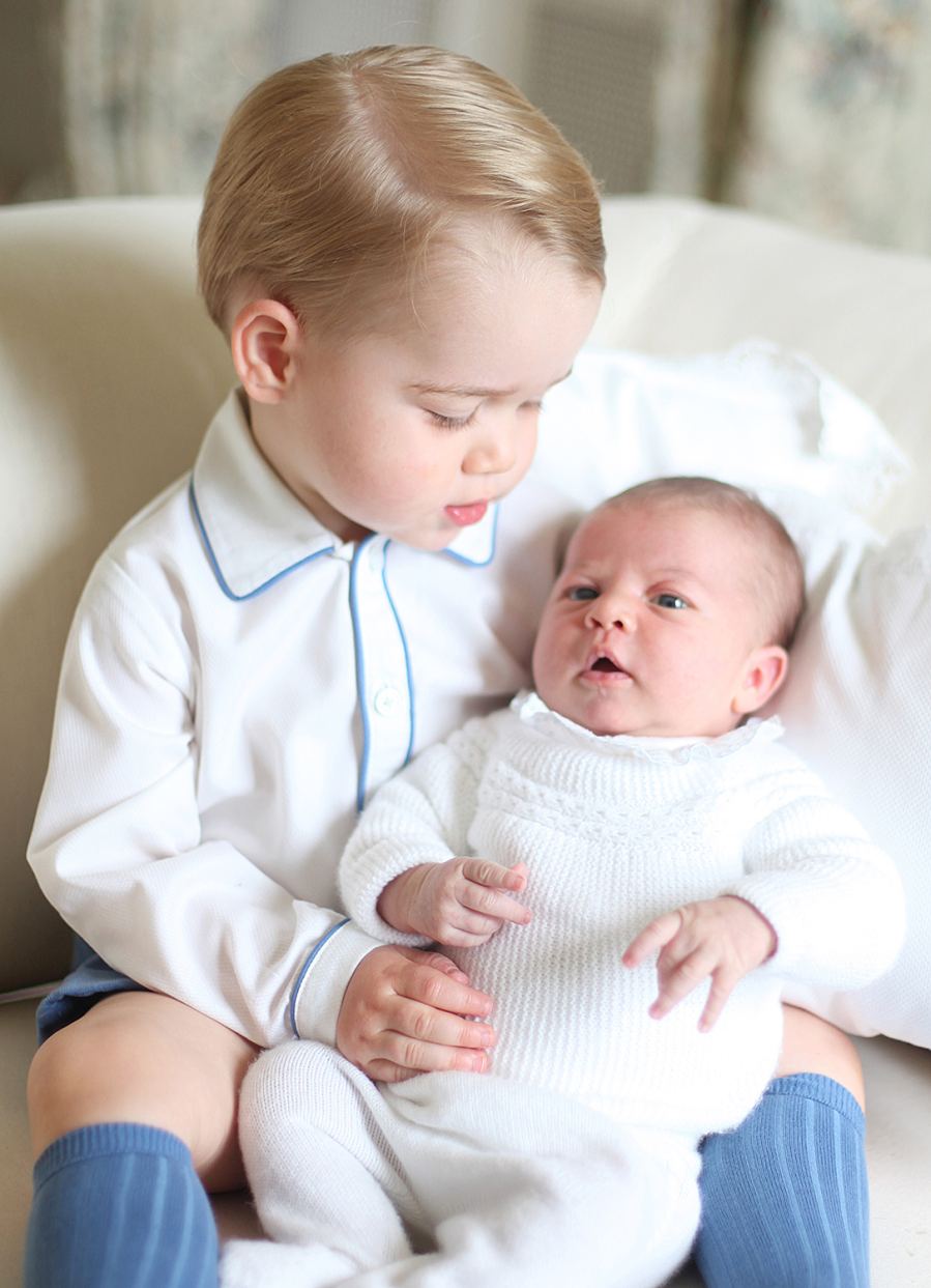 1433774398_prince george princess charlotte zoom 04