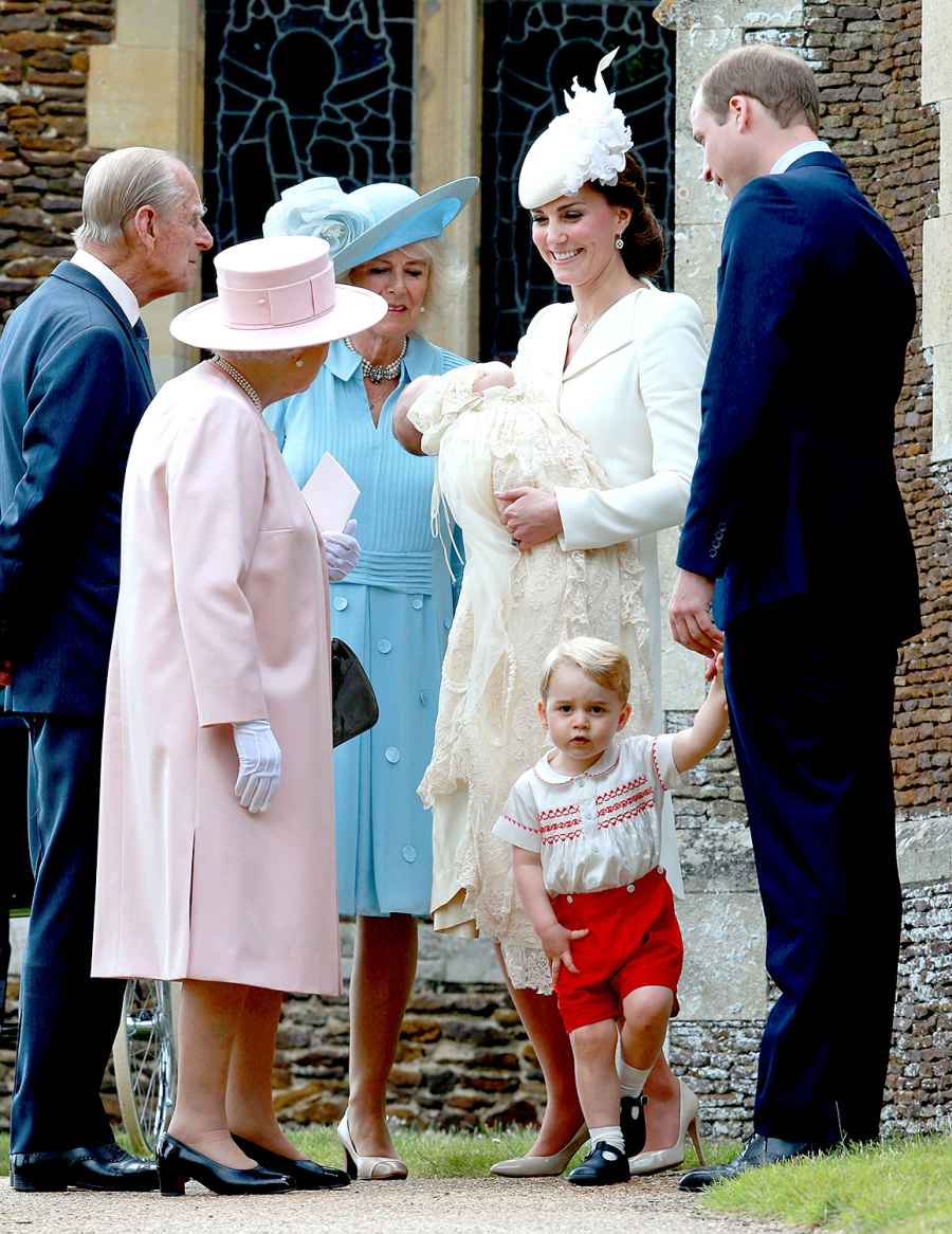 1436201751_queen elizabeth prince george kate middleton princess charlotte prince william zoom