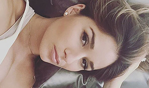 1444337173_jessie james decker 178