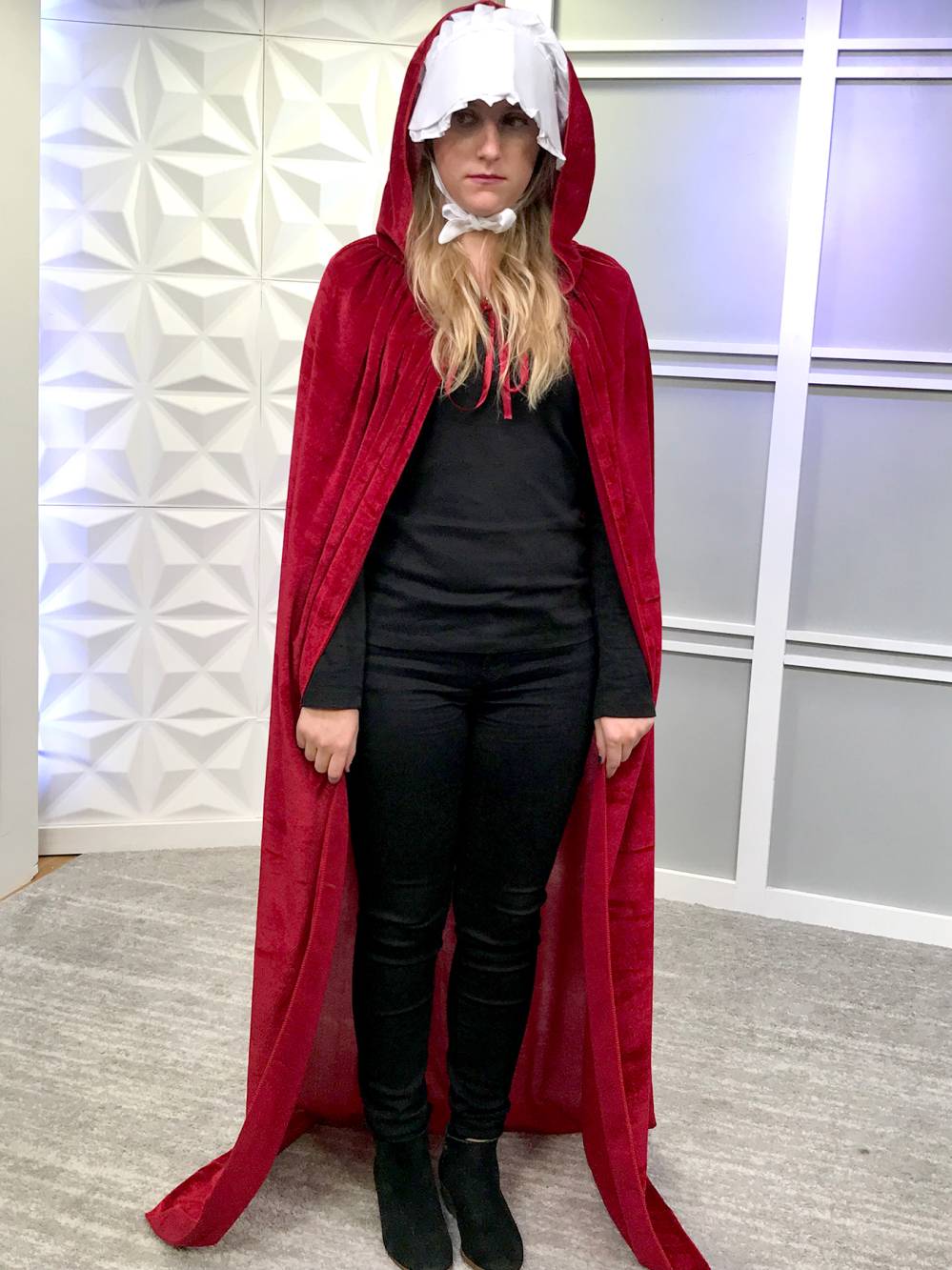 Handmaid's Tale Halloween costume