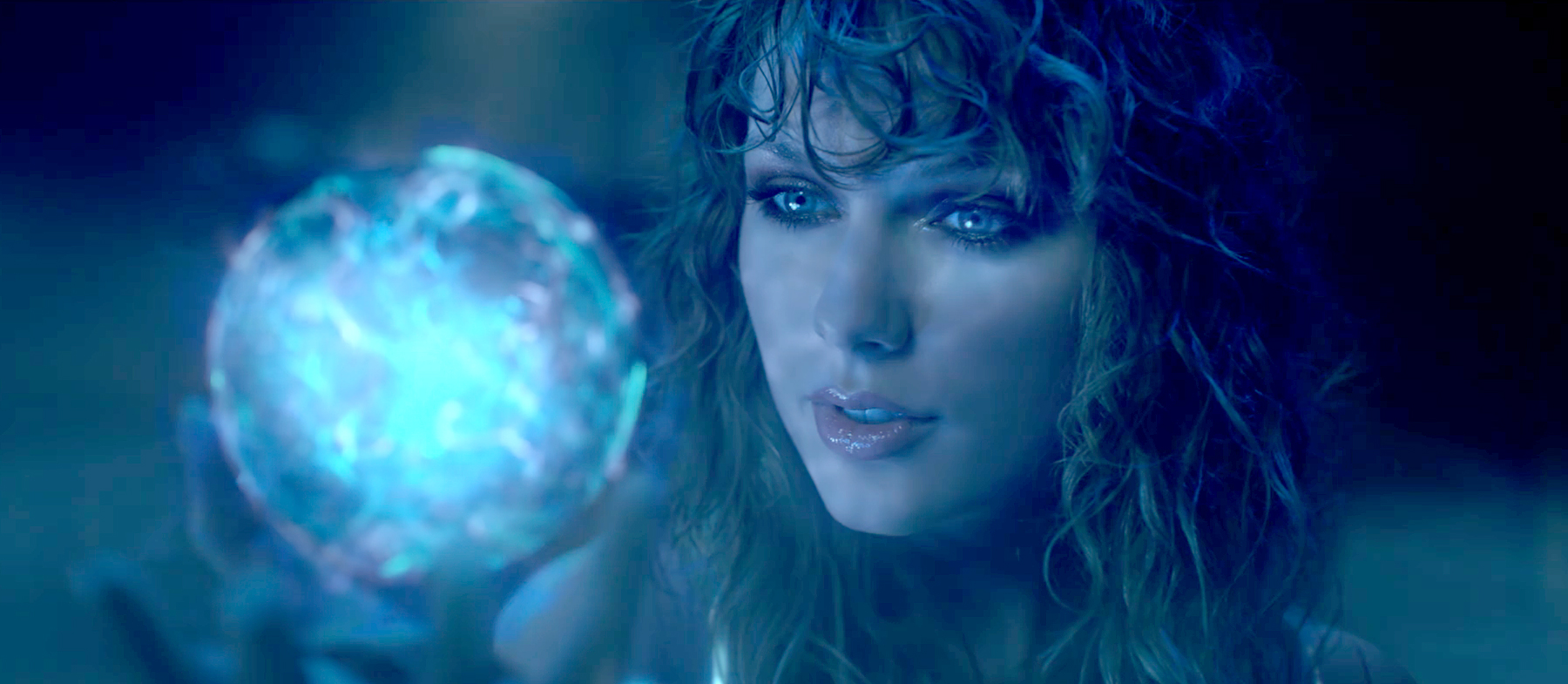taylor-swift-naked-ready-for-it-2