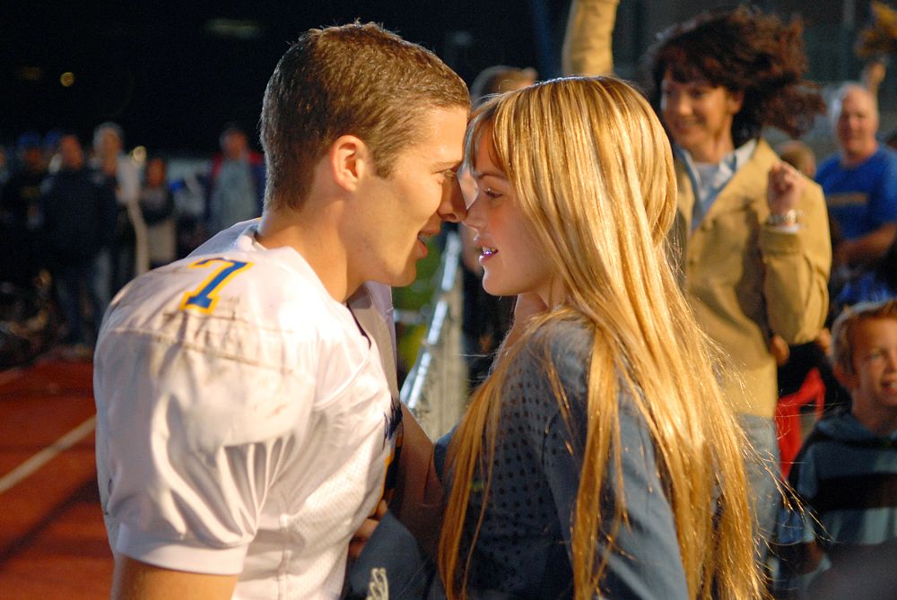 Zach Gilford Aimee Teegarden Friday Night Lights