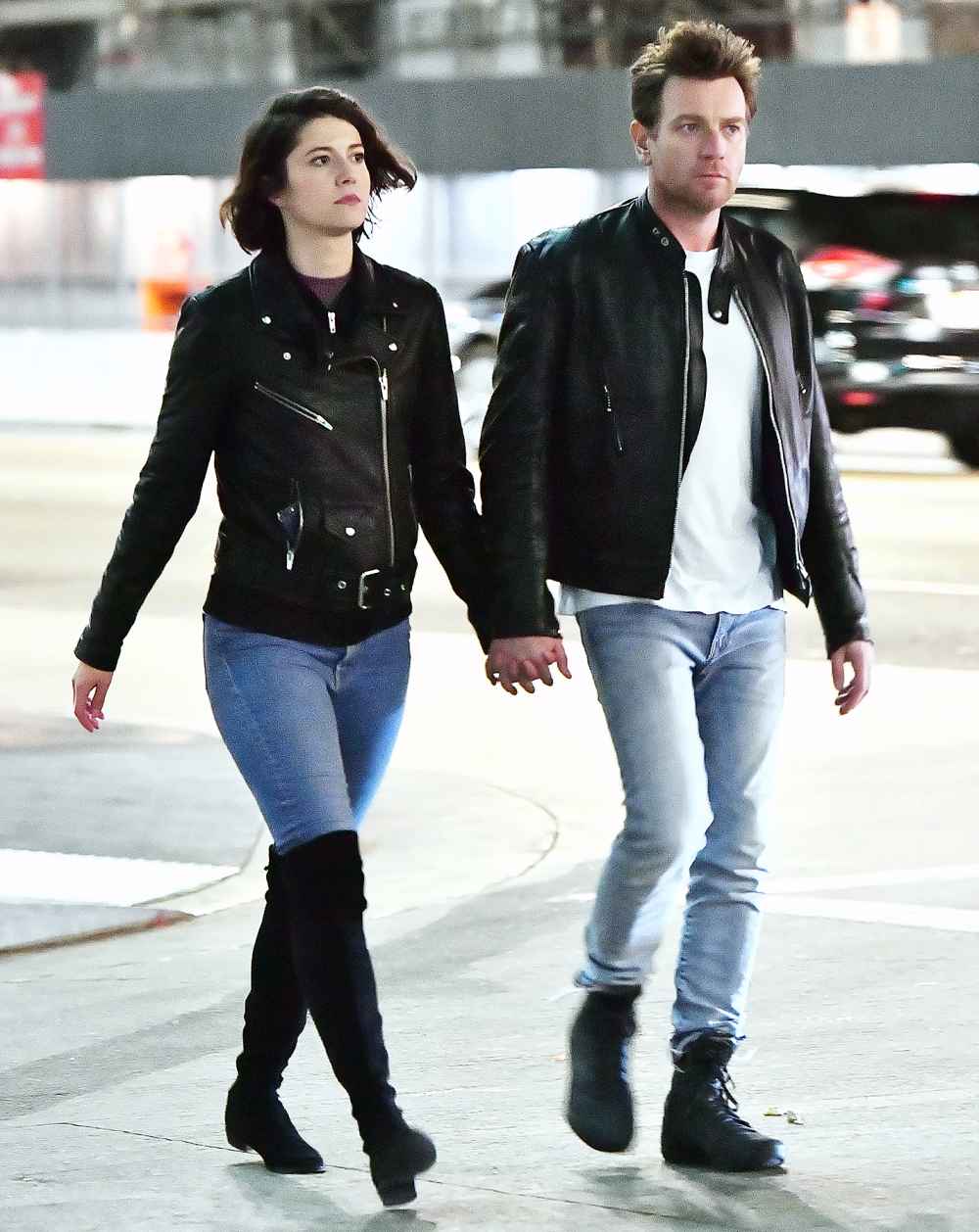 Mary Elizabeth Winstead Ewan McGregor holding hands