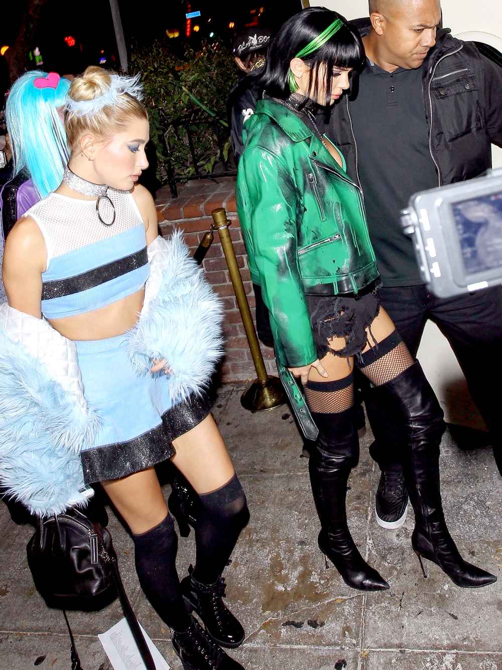 Hailey-Baldwin-Kendall-Jenner-Halloween