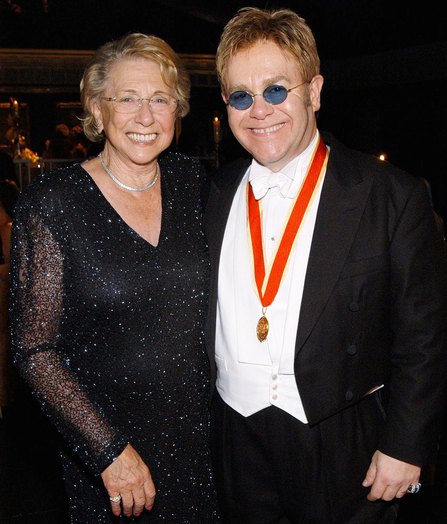 Elton John mom dies