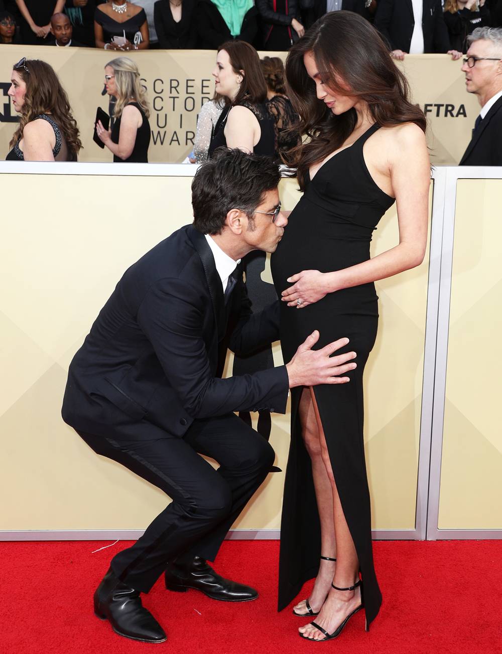 John Stamos kisses Caitlin McHugh baby bump SAGs 2018