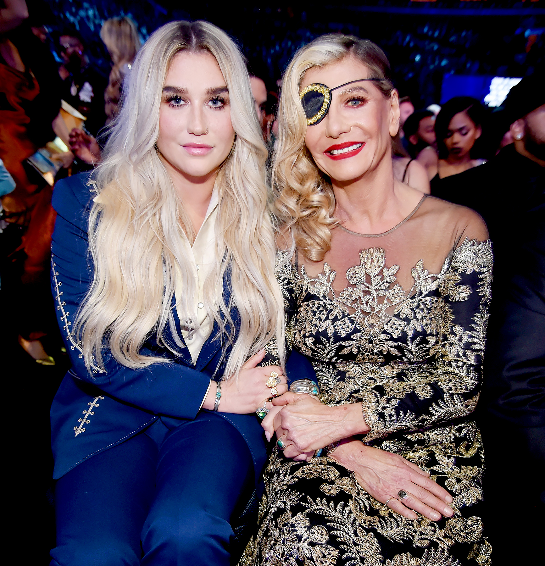 kesha-and-mom
