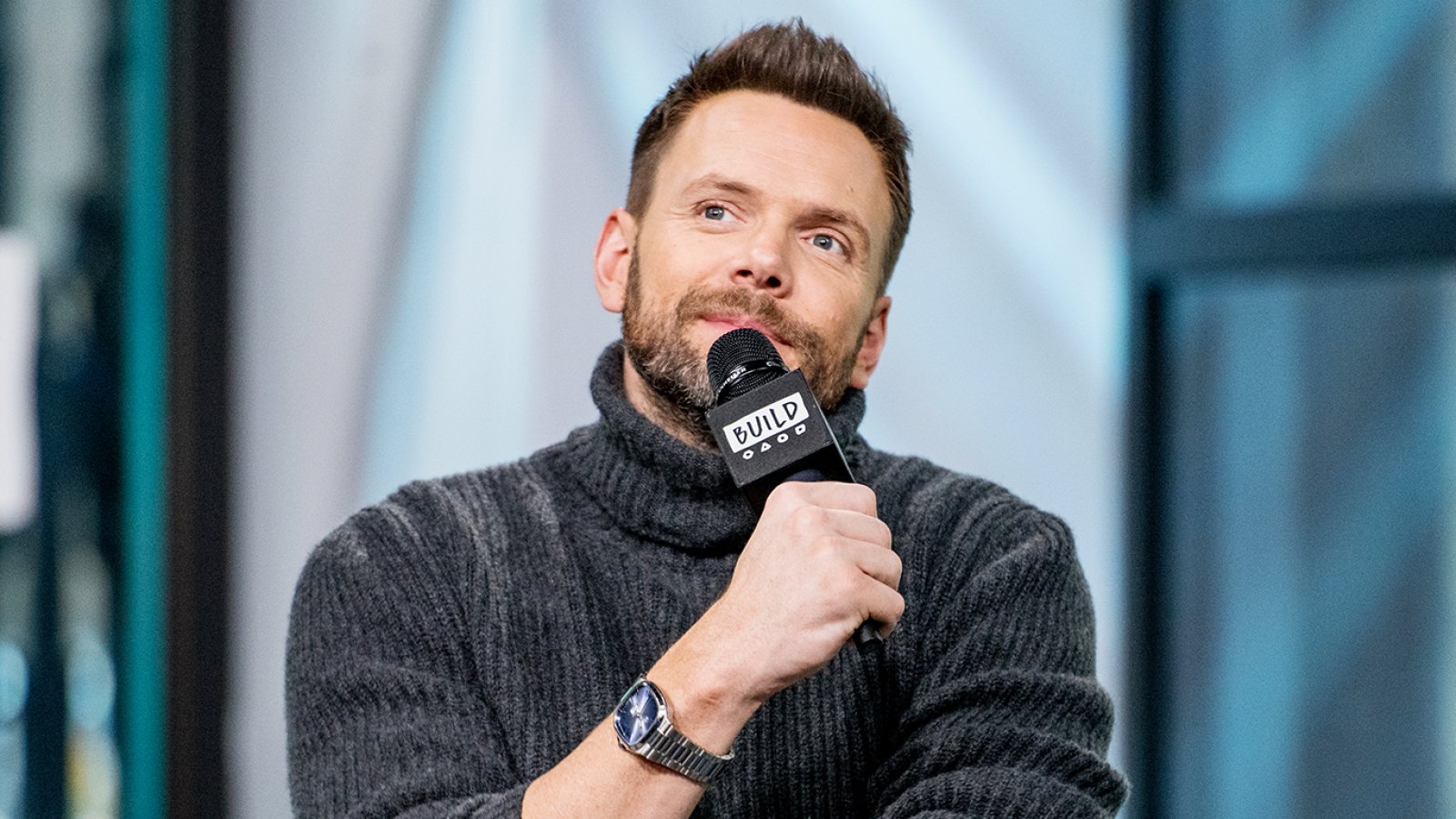 Joel McHale Kardashian Jokes The Soup