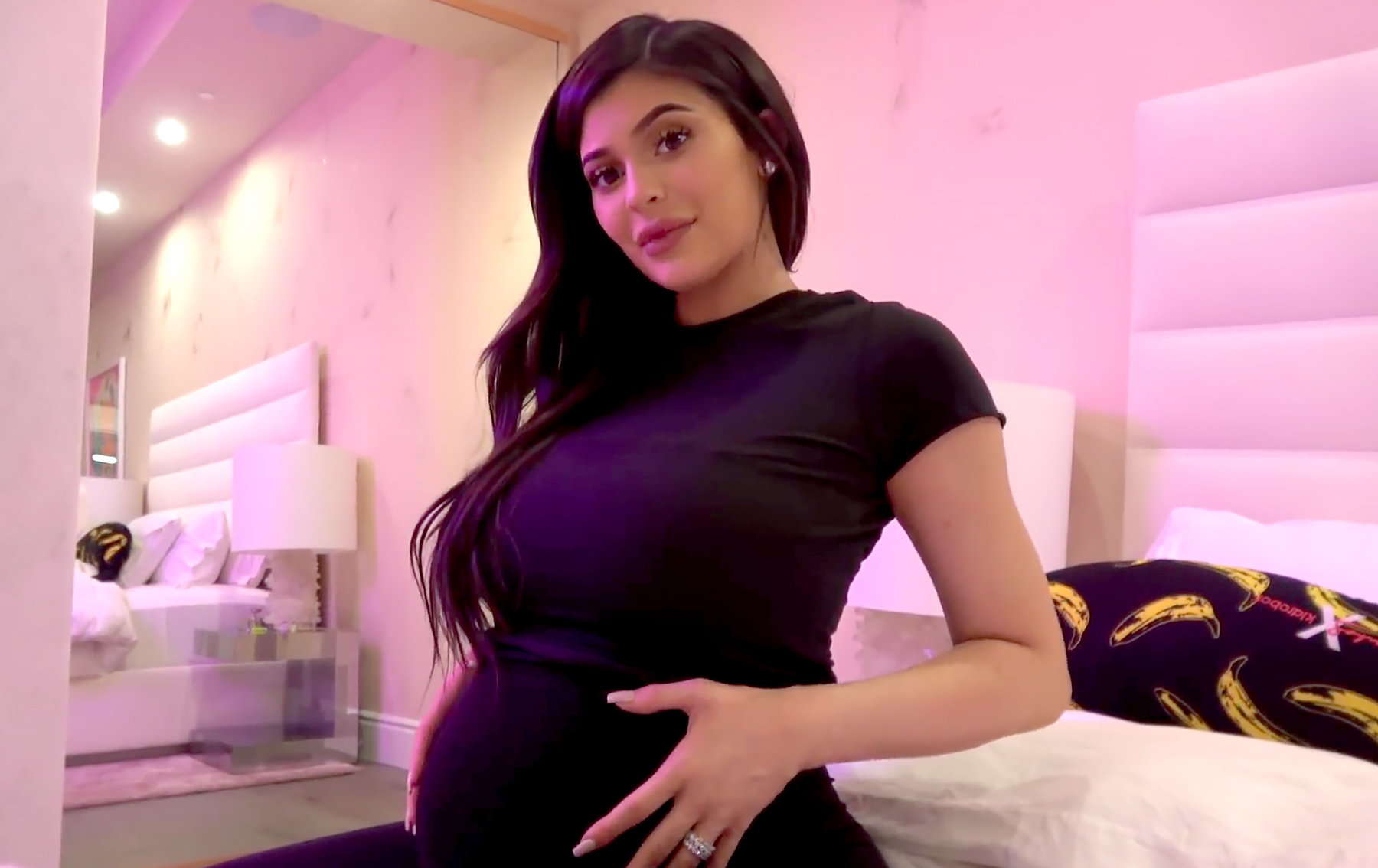 Kylie Jenner bump