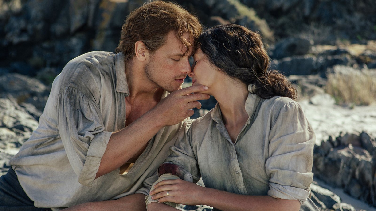 Caitriona Balfe and Sam Heughan outlander