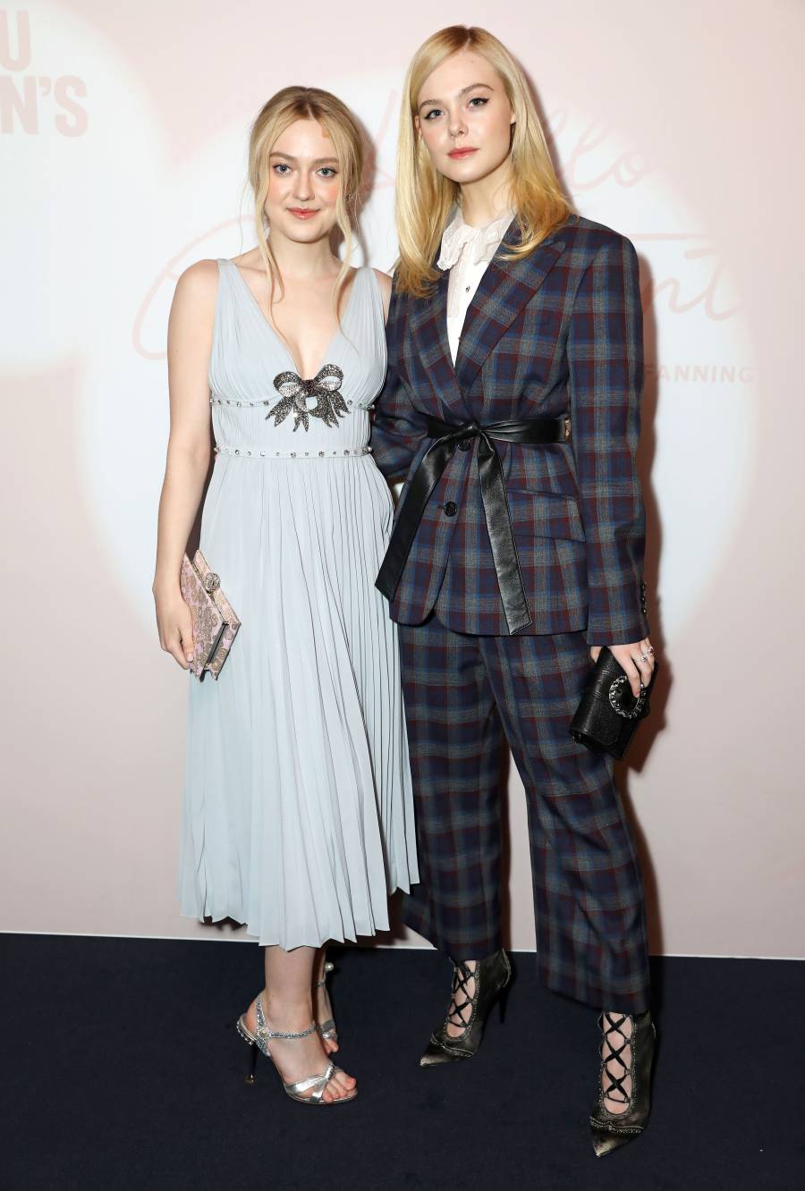 Dakota Fanning and Elle Fanning