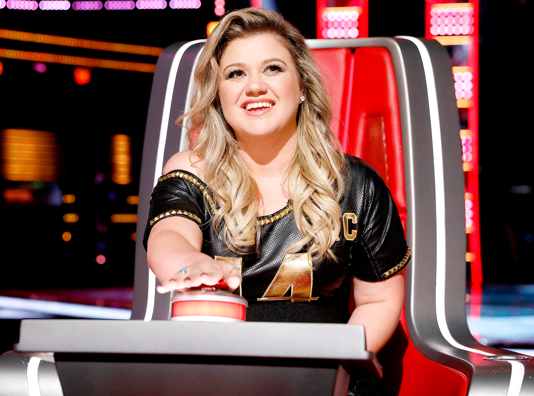 Kelly Clarkson on The Voice