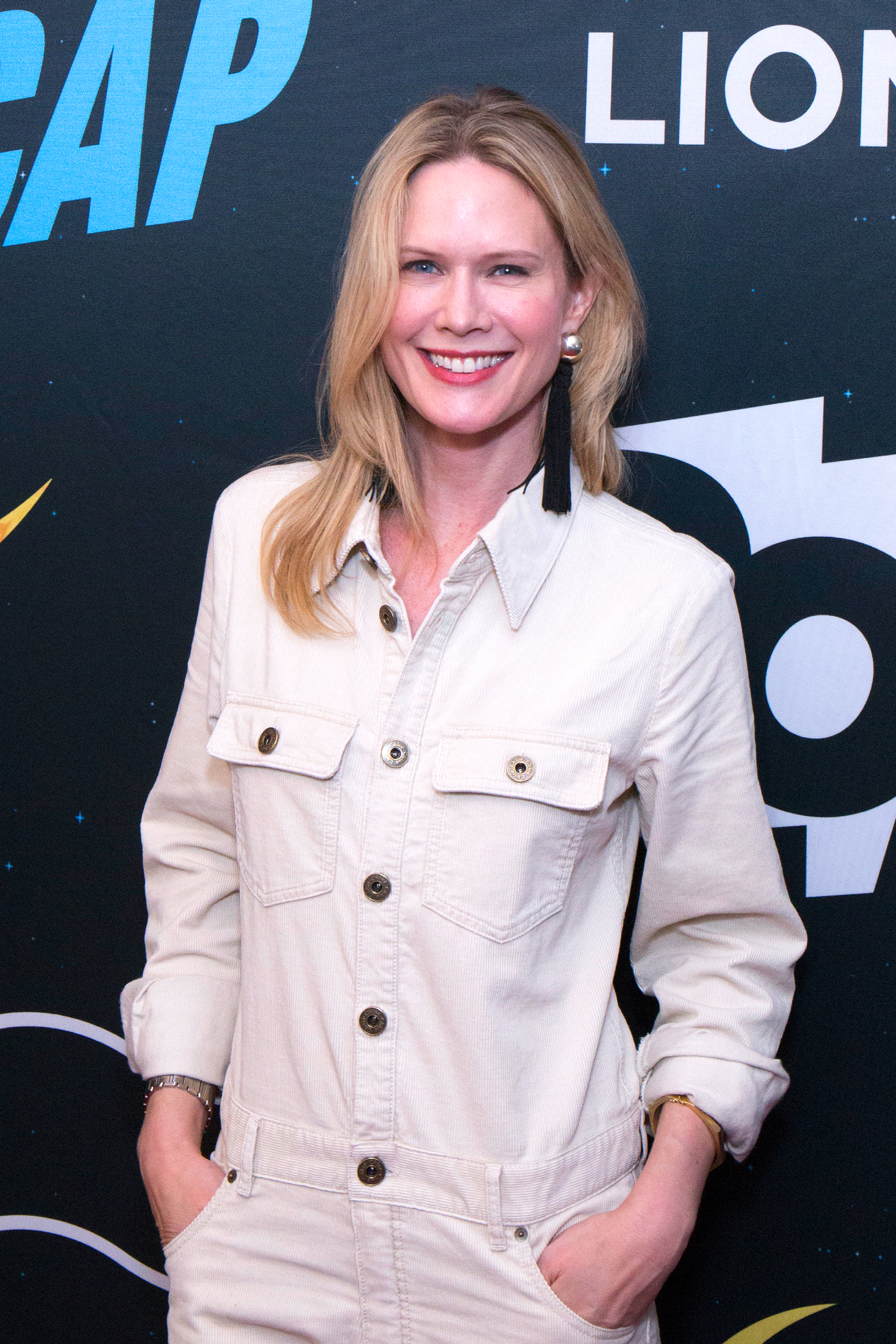 Stephanie March returns svu