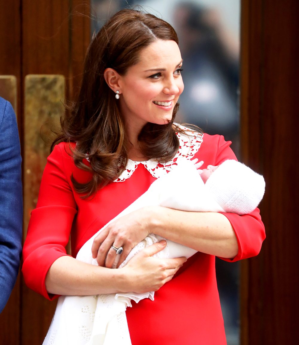 Kate Middleton departs the Lindo Wing with her newborn son at St Mary's Hospital on April 23, 2018 in London, England.