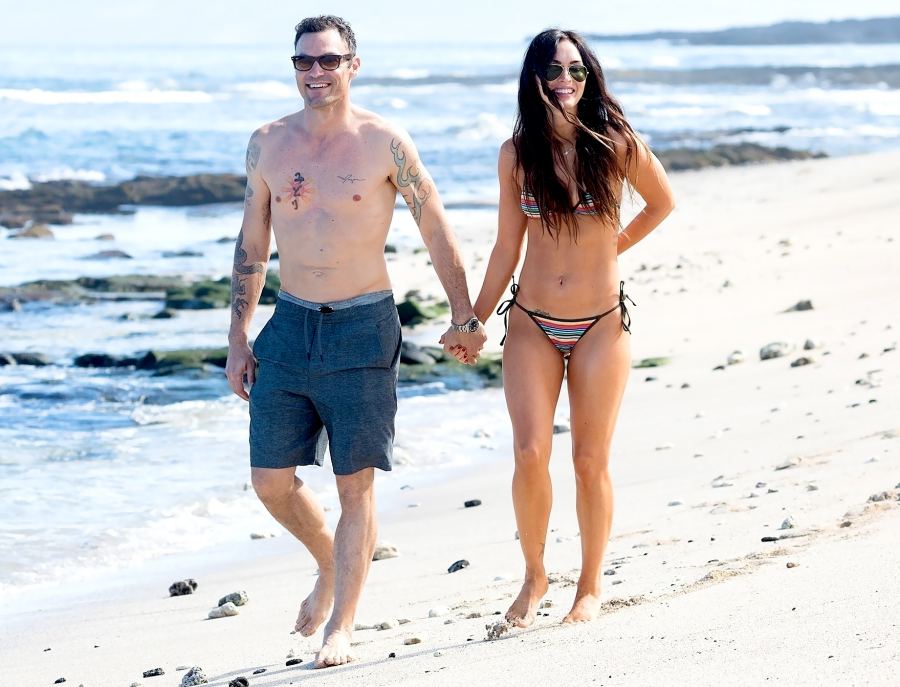 Brian-Austin-Green-and-Meghan-Fox-beach-bikini-Hawaii