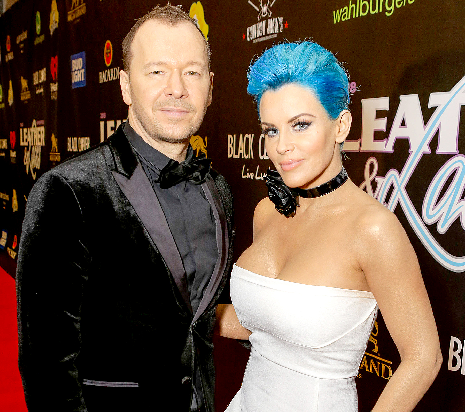 Jenny-McCarthy-Donnie-puppies
