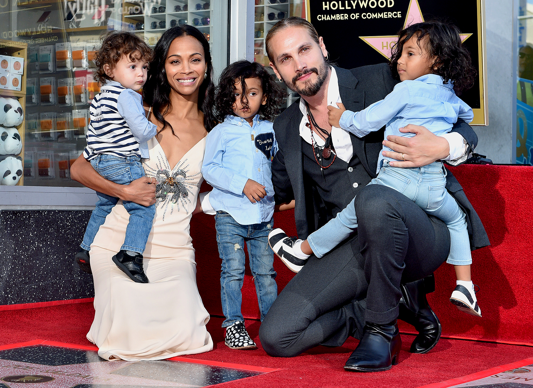 Zoe-Saldana-and-family
