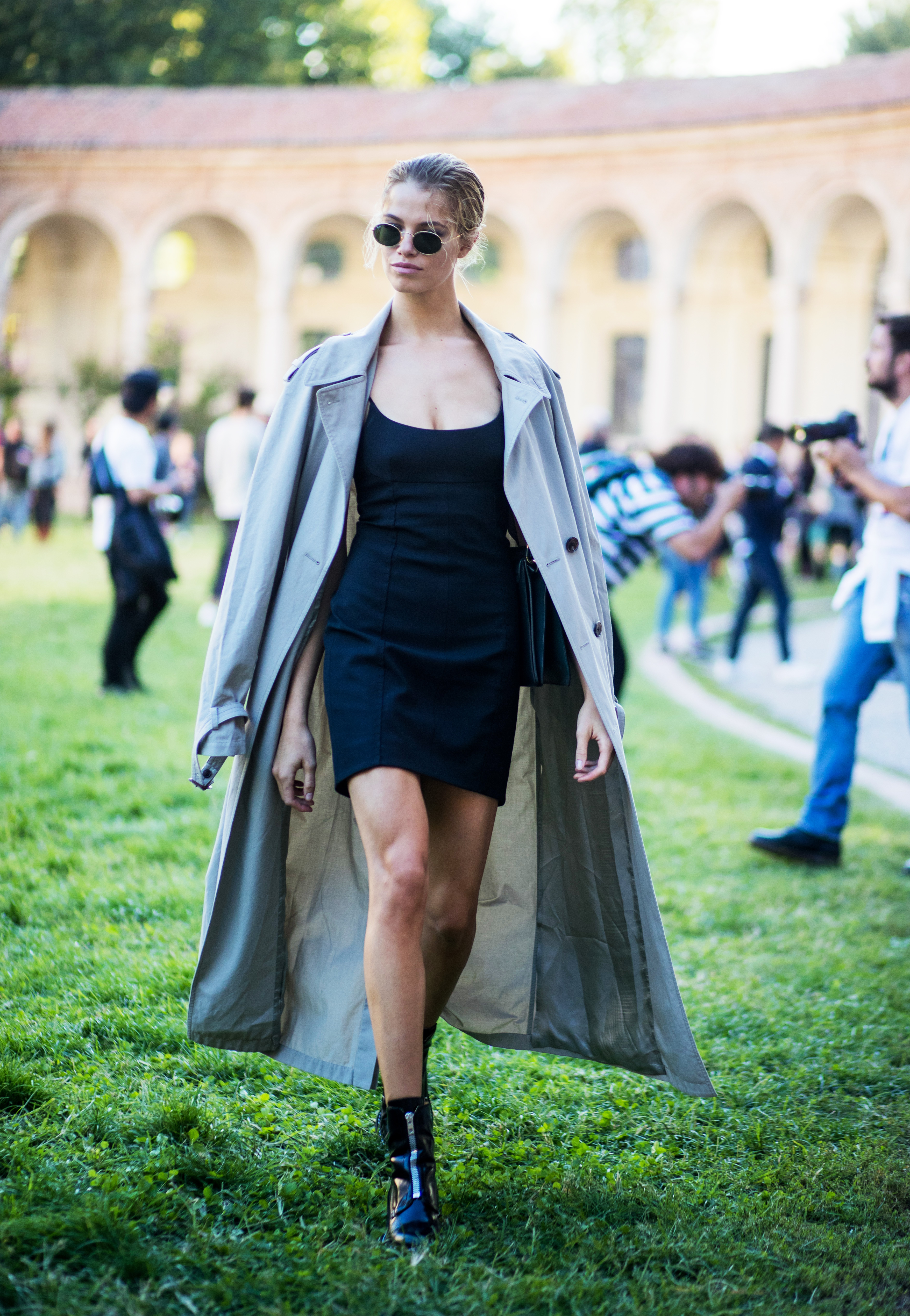 hailey clauson little black dress