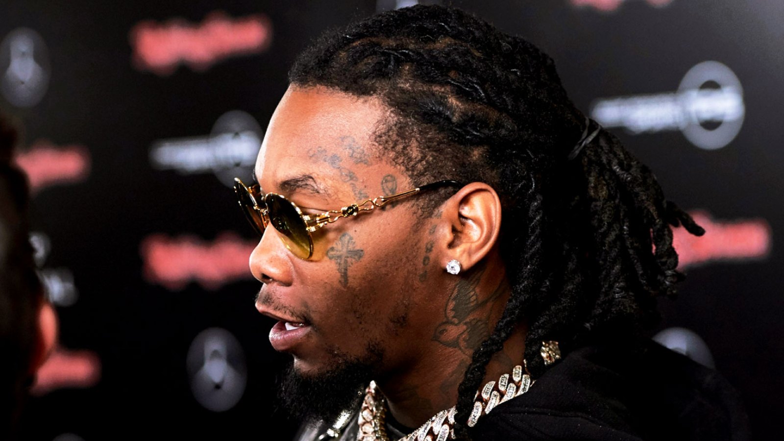 Offset arrested arrest gun guns